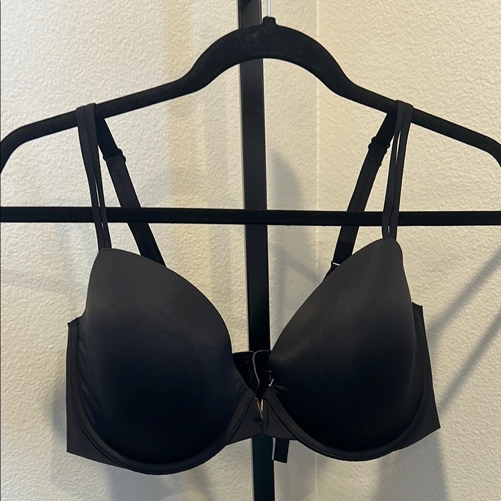 Victoria's Secret Black Racerback T-Shirt Bra NWOT